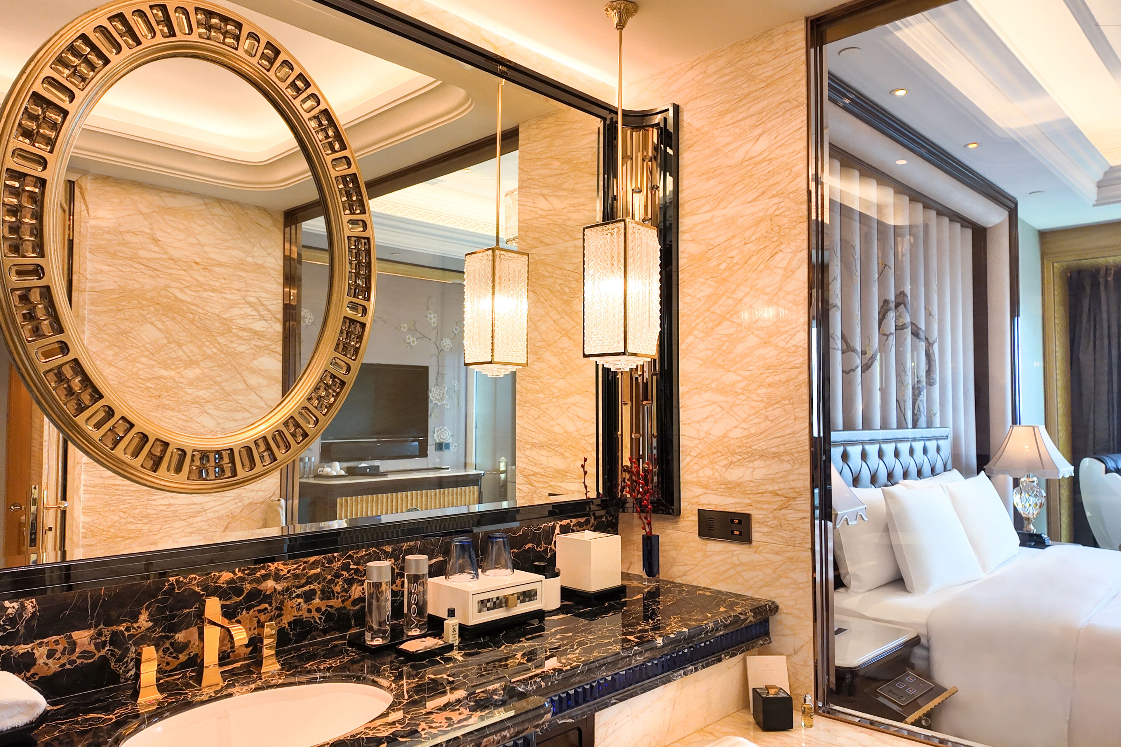 separate bathtub and shower, deep-soaking bathtub, rainfall showerhead