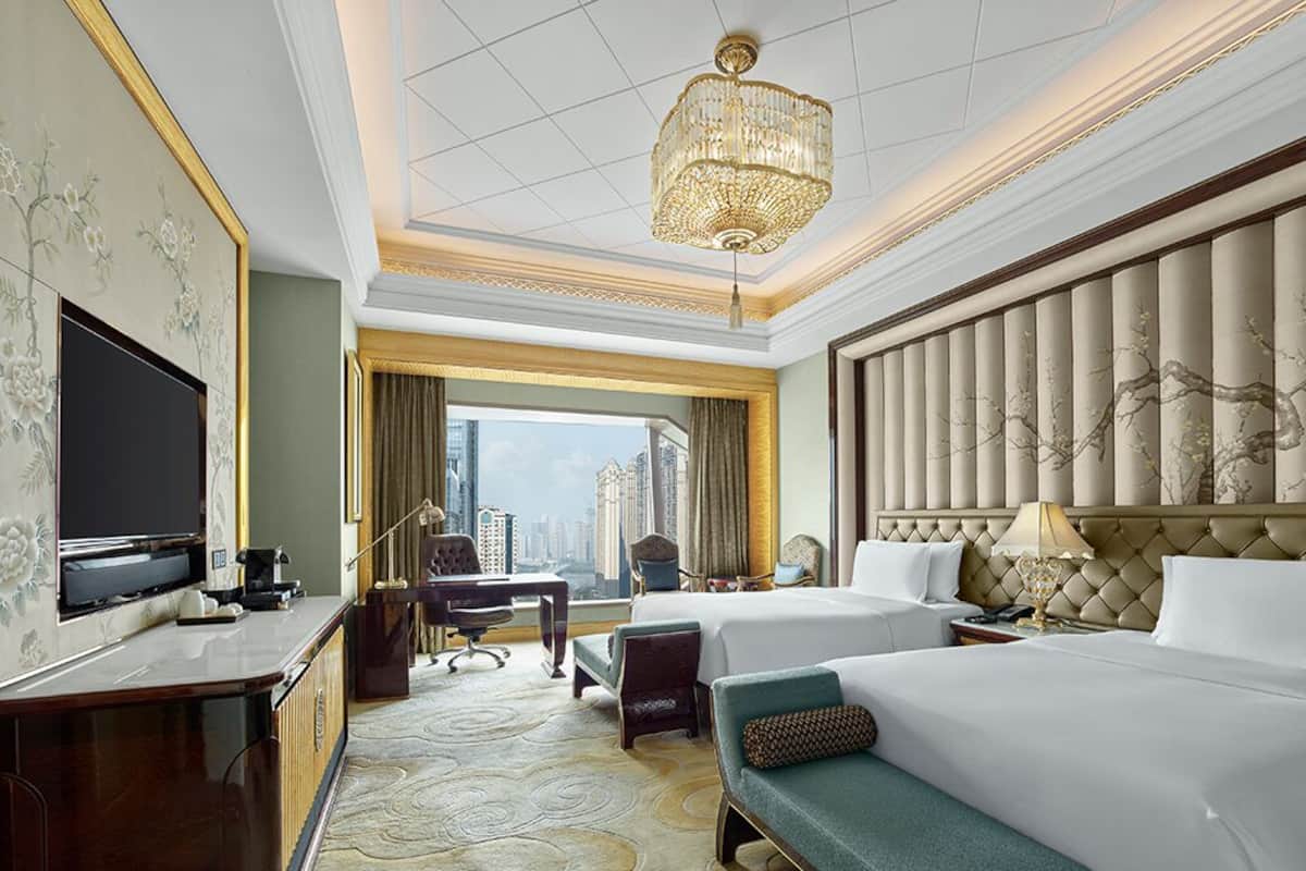 Deluxe Twin Room | Premium bedding, down comforters, memory foam beds, minibar