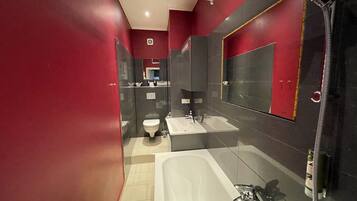 Apartment, 2 Bedrooms | Bathroom | Shower, hair dryer, towels