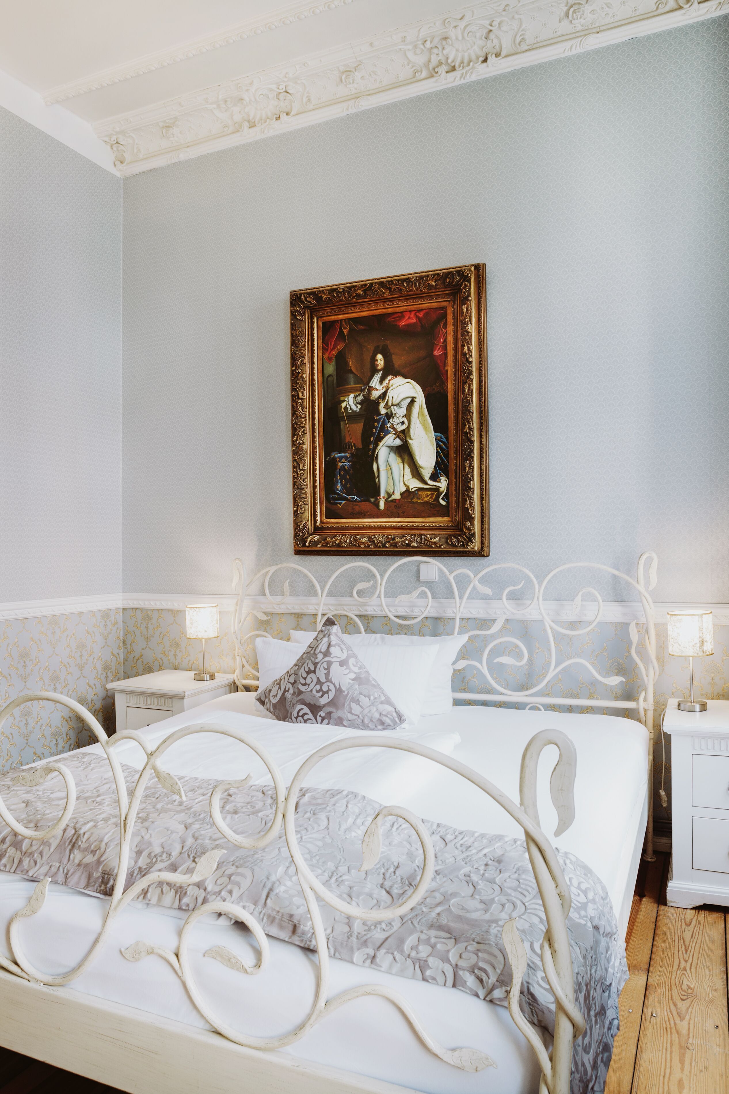 Hypo-allergenic bedding, iron/ironing board, free WiFi, bed sheets