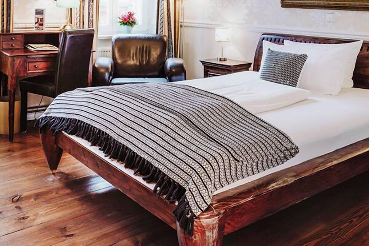 Roupas de cama antialérgicas, ferros/tábuas de passar roupa