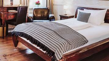 Hypo-allergenic bedding, iron/ironing board, free WiFi, bed sheets