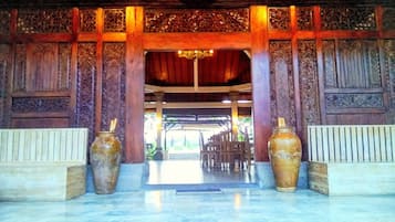 Pintu masuk interior
