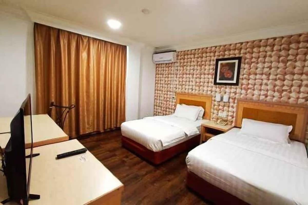 Free WiFi, bed sheets