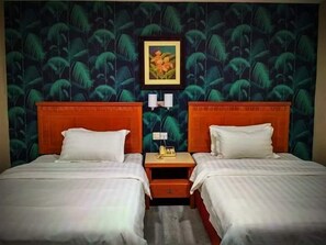 Superior Room | Free WiFi, bed sheets - D' Borneo Hotel (Kota Kinabalu)