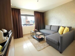 Estudio, 1 cama King size | Minibar, caja de seguridad en la habitación y escritorio 