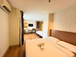 Minibar, két bảo mật tại phòng, bàn, phòng cách âm 