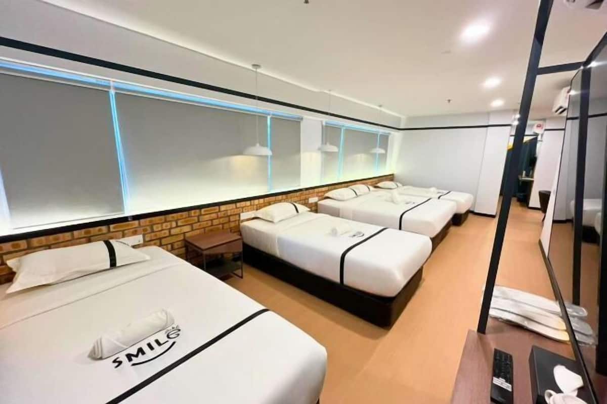 Minibar, két bảo mật tại phòng, bàn