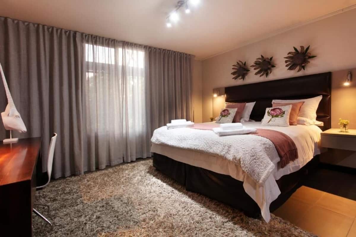 In-room safe, desk, free WiFi, bed sheets