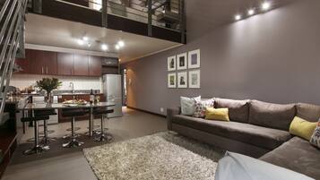 Executive Loft | Living room