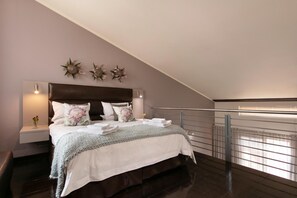 In-room safe, desk, free WiFi, bed sheets
