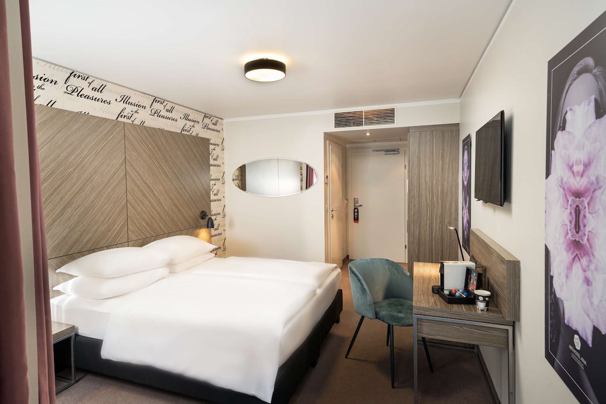 Minibar, in-room safe, desk, blackout curtains