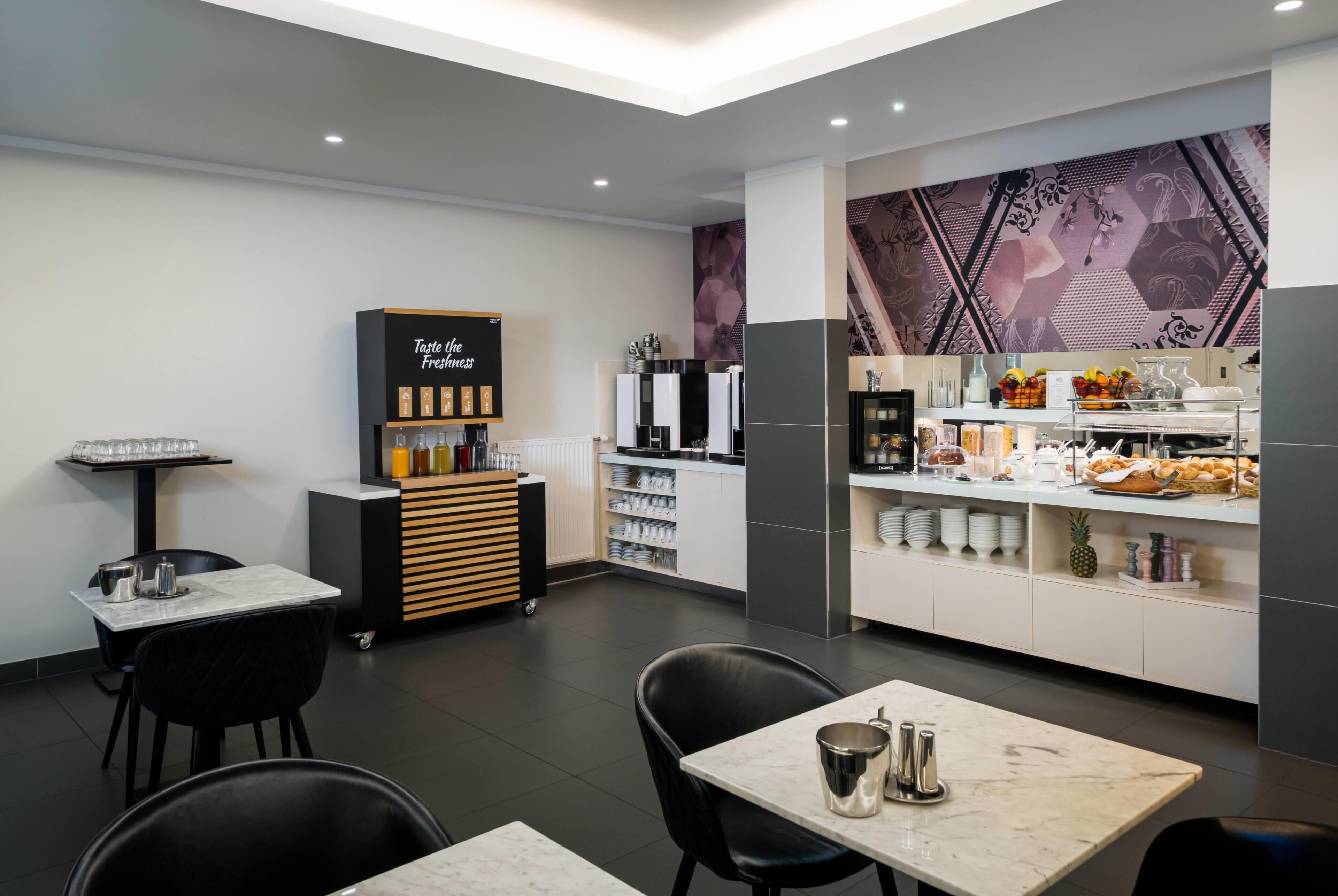 Tägliches Frühstücksbuffet gegen Gebühr