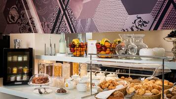 Tägliches Frühstücksbuffet gegen Gebühr