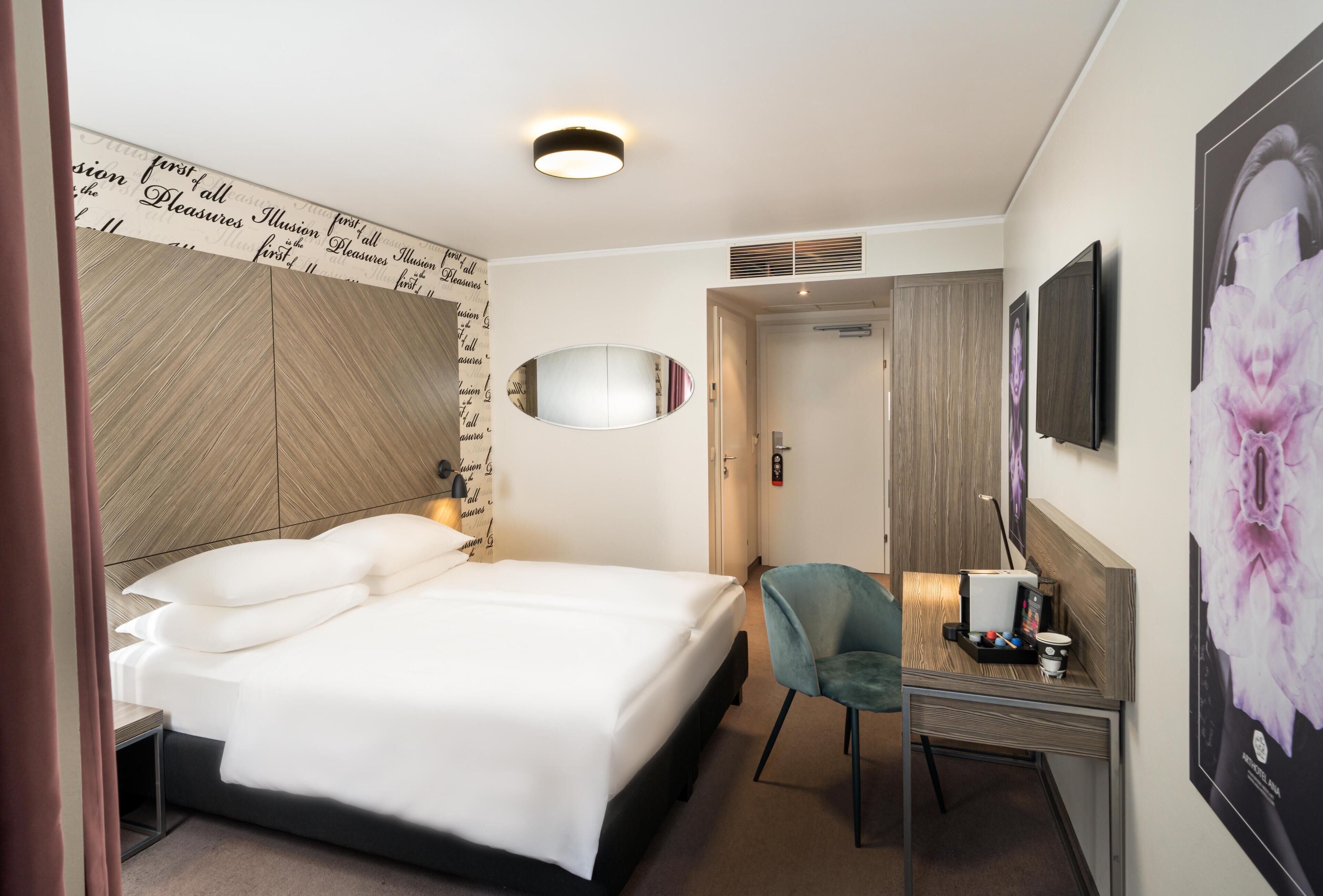 Superior-Doppelzimmer, 1 Queen-Bett | Minibar, Zimmersafe, Schreibtisch, Verdunkelungsvorhänge