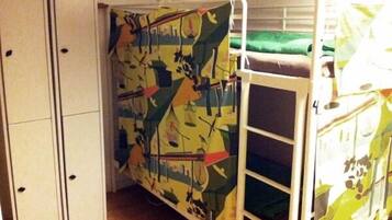 Dormitorio compartido, dormitorio mixto (5 Beds) | Caja fuerte, sistema de insonorización, wifi gratis