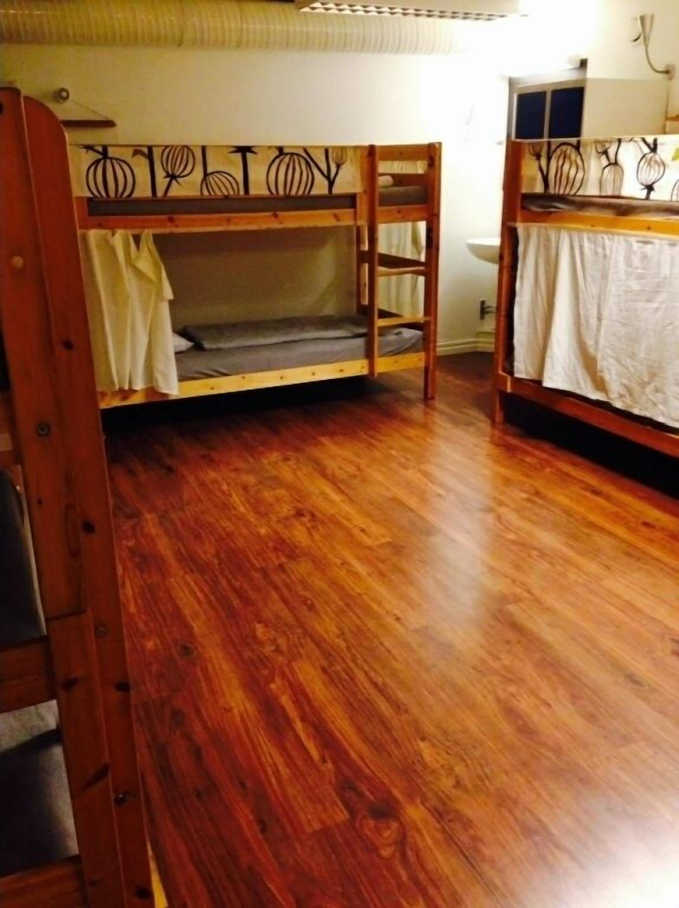 Room, Mixed Dorm | In-room safe, soundproofing, free WiFi