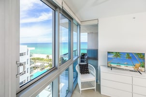 Apartment, 1 Bedroom, Balcony with Sea View | 1 bedroom, in-room safe, individually furnished, desk