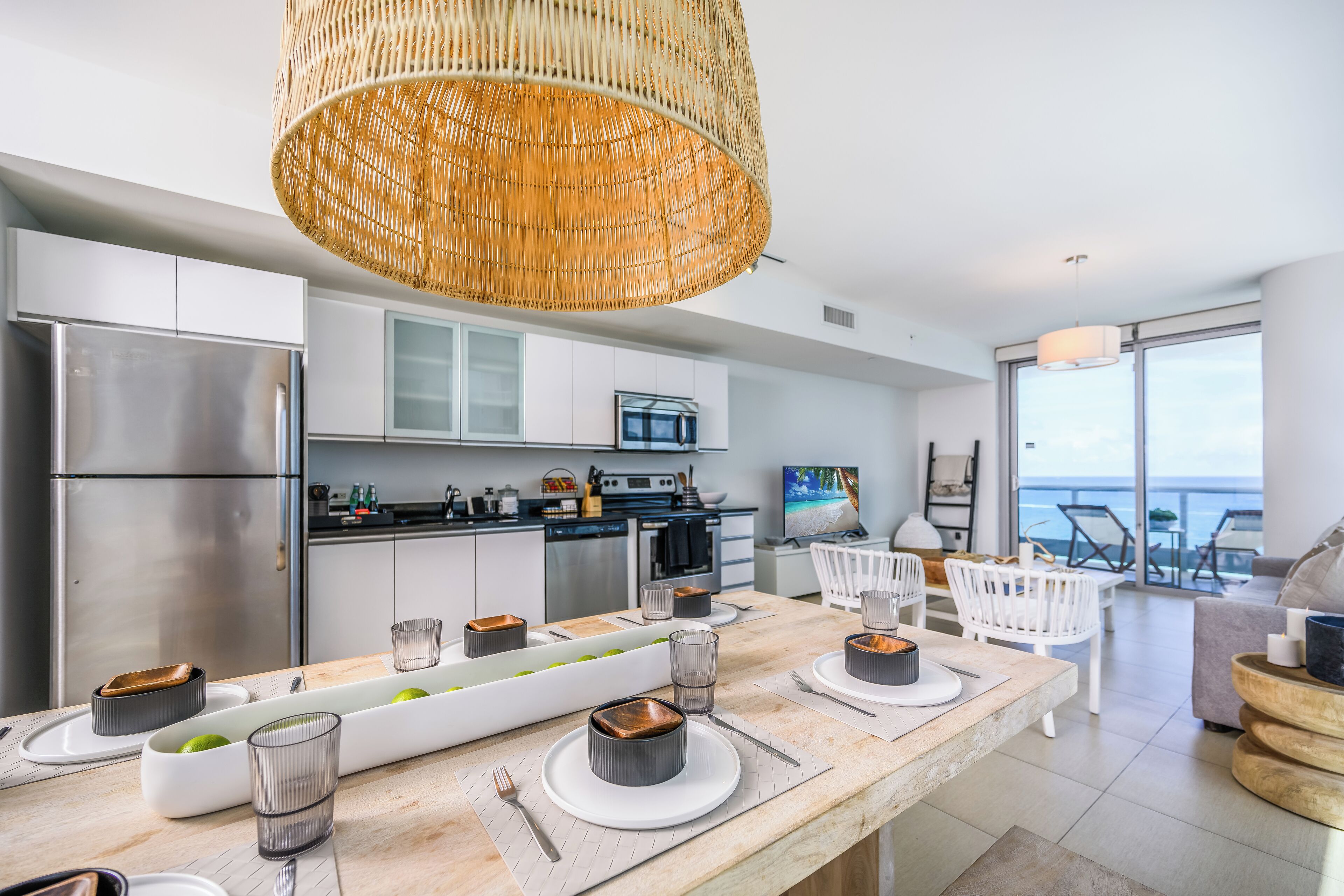 Luxury Beachfront Apartment with Balcony | Private kitchen