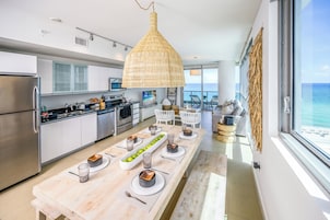 Luxury Beachfront Apartment with Balcony | In-room dining