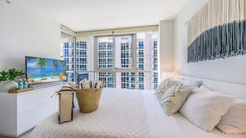 Apartment, 1 Bedroom, Balcony with Sea View | Kilátás a szobából