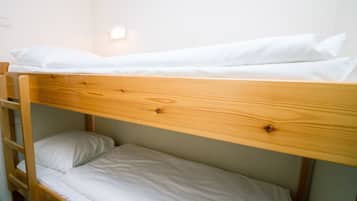 Minibar, Zimmersafe, Schreibtisch, laptopgeeigneter Arbeitsplatz