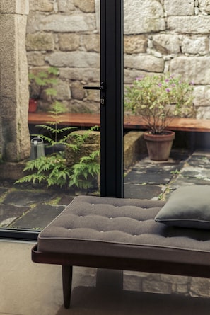 Suíte luxo (Garden Pavilion) | Banheiro | Chuveiro/banheira combinados, banheira de imersão