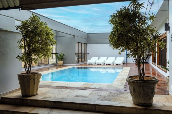 Outdoor pool - Park Tower Campinas Residence by Nacional Inn (Campinas)