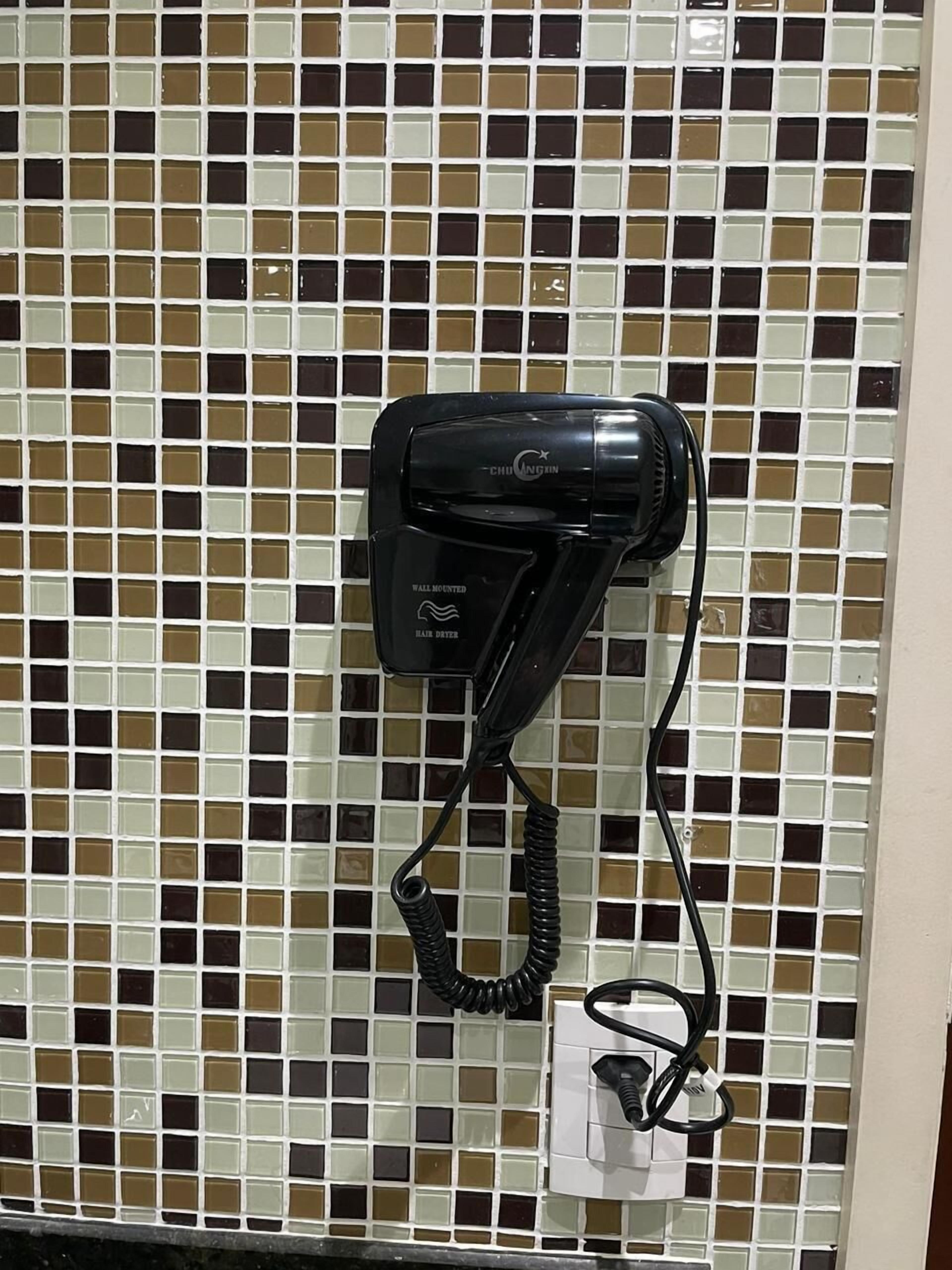 superior twin room | 1 bedroom, minibar, desk, free wifi