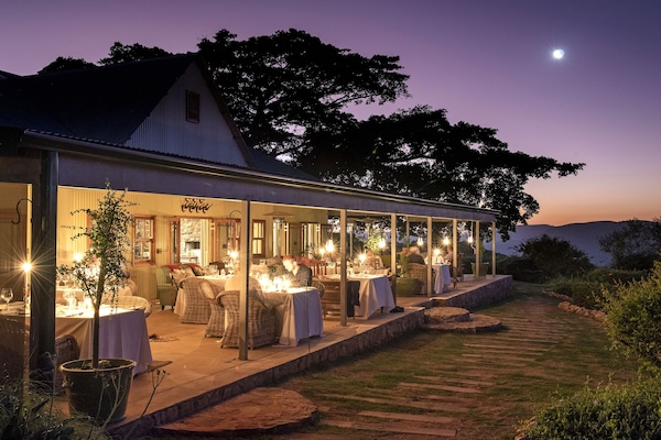 Dinner served, African cuisine