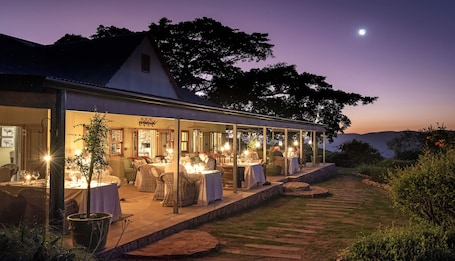 Dinner served, African cuisine
