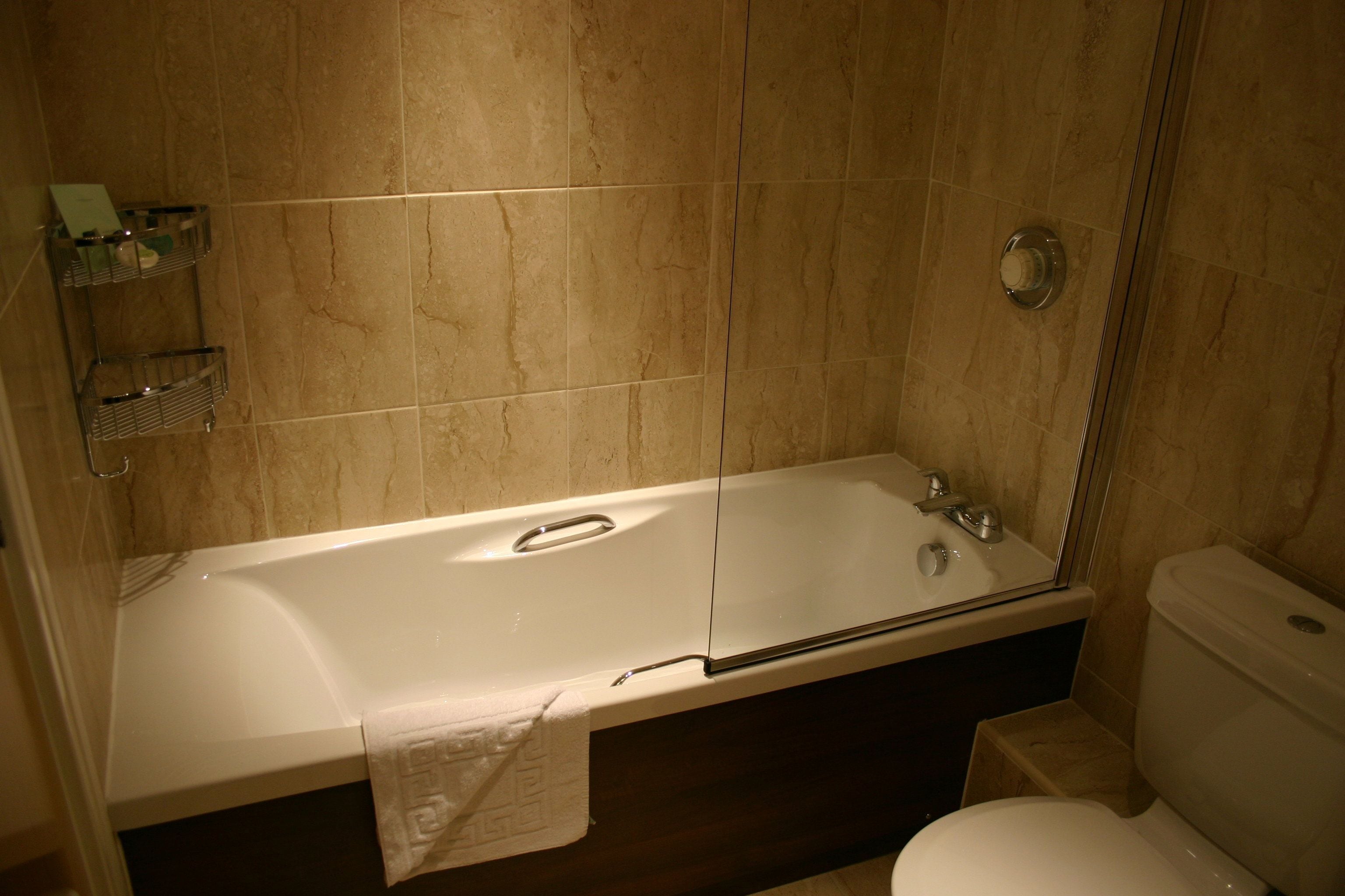 deluxe double room | deep-soaking bathtub