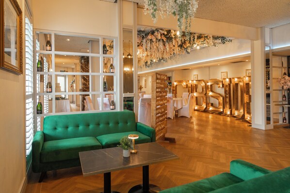 Breakfast, lunch and dinner served