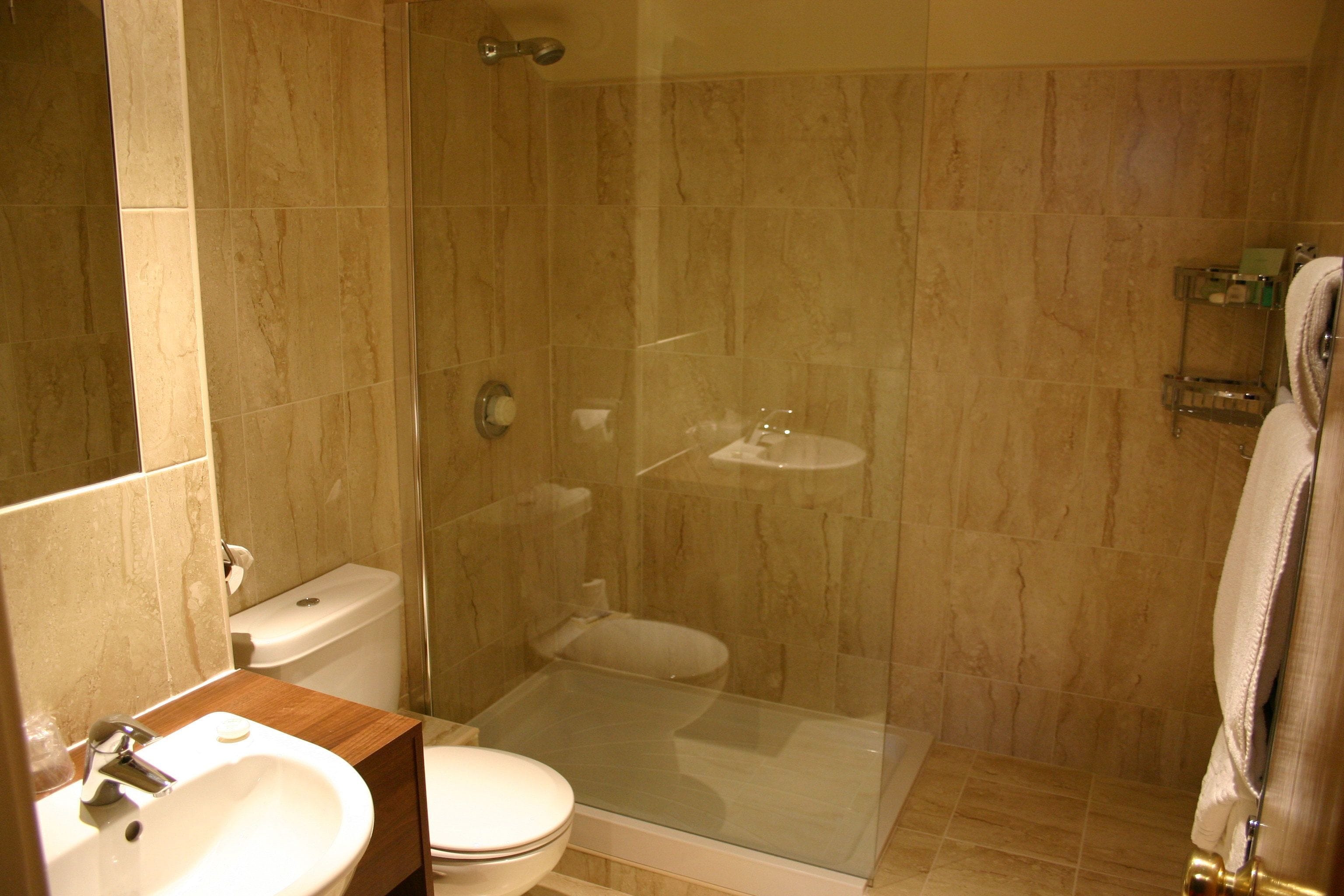 deluxe double room | bathroom shower