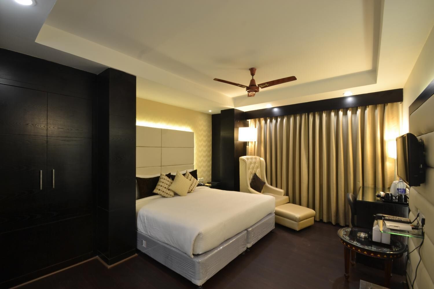 minibar, in-room safe, desk, soundproofing