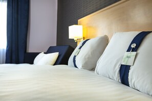 Standard Room, 1 Double Bed with Sofa bed | Desk, blackout drapes, iron/ironing board, free WiFi - Holiday Inn Express Manchester Airport by IHG (Manchester)