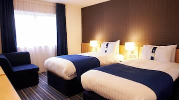 Standardzimmer, 2 Einzelbetten | Schreibtisch, Verdunkelungsvorhänge, Bügeleisen/Bügelbrett