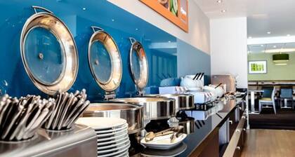 Holiday Inn Express Manchester Airport by IHG