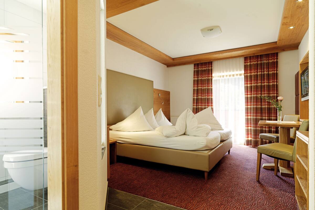 In-room safe, desk, soundproofing, free WiFi