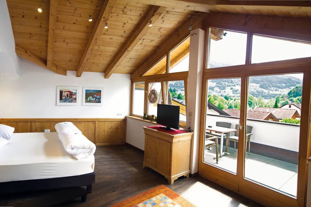 Suite (Enzian) | In-room safe, desk, soundproofing, free WiFi
