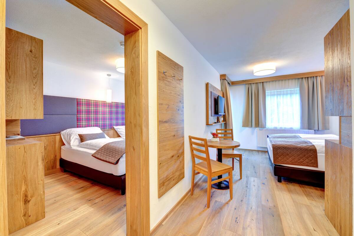 Apartment (Landeck) | In-room safe, desk, soundproofing, free WiFi