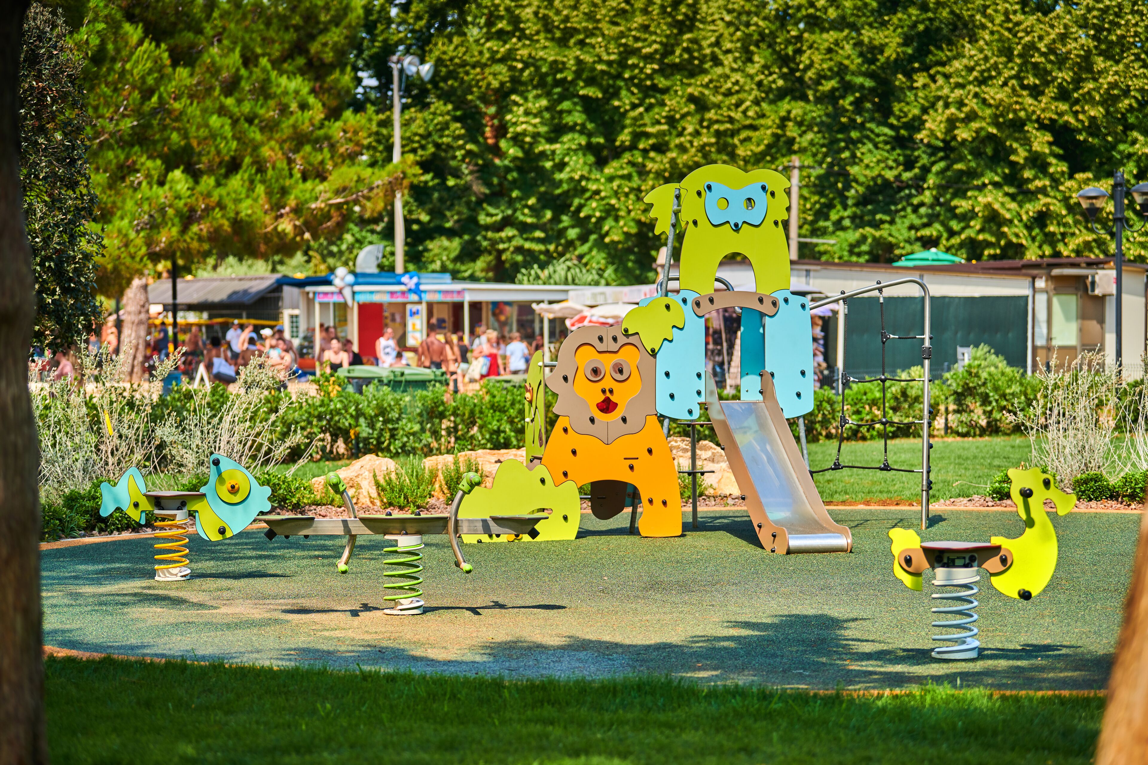 children’s play area – outdoor