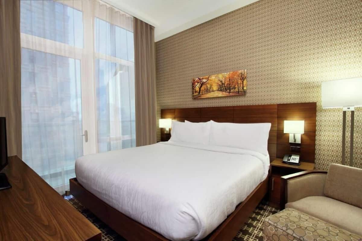 Ropa de cama de alta calidad y camas con pillow-top