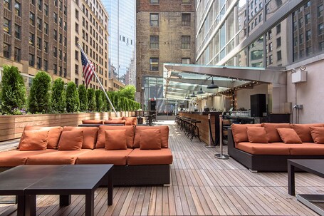 Hilton Garden Inn New York Midtown Park Ave - Image 2