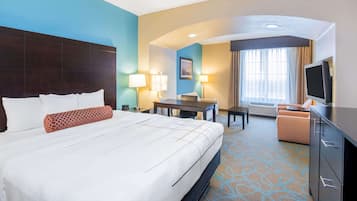 Deluxe Suite, 1 King Bed, Non Smoking | Premium bedding, pillow-top beds, in-room safe, desk