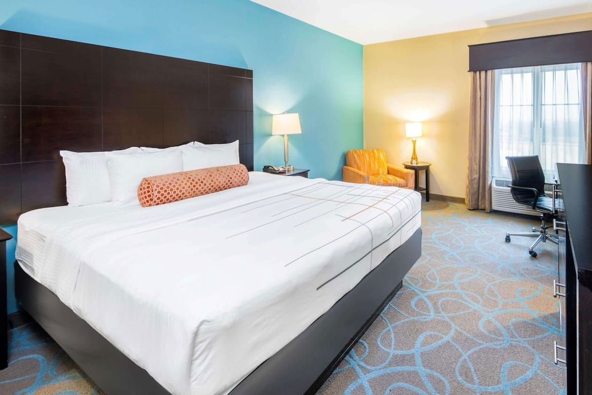 Literie de qualité supérieure, surmatelas, bureau