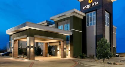 La Quinta Inn & Suites by Wyndham Clinton Historic Route 66