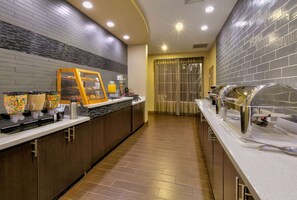 Petit déjeuner buffet compris tous les jours