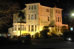 Property entrance - New Westcliff Hotel (Bournemouth)