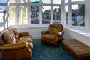 Lounge - New Westcliff Hotel (Bournemouth)